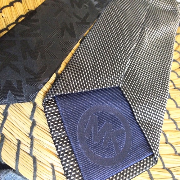 Michael Kors 100% silk tie - Picture 6 of 8